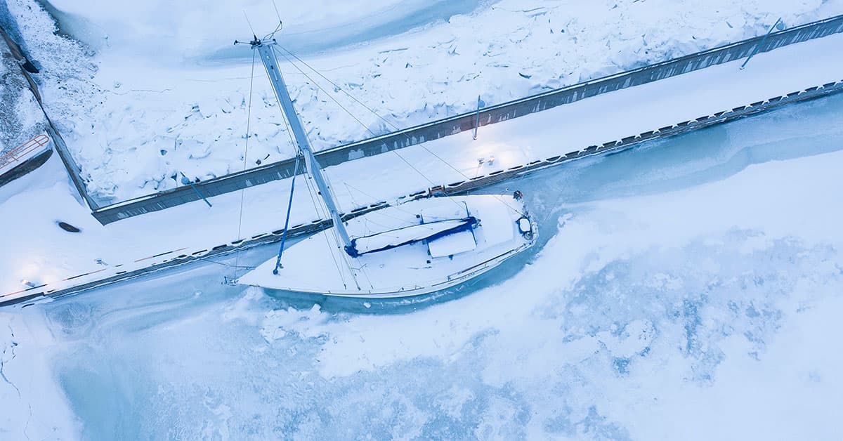 De-Icers vs. Diffusers: Which is Best for Winter Ice Prevention?