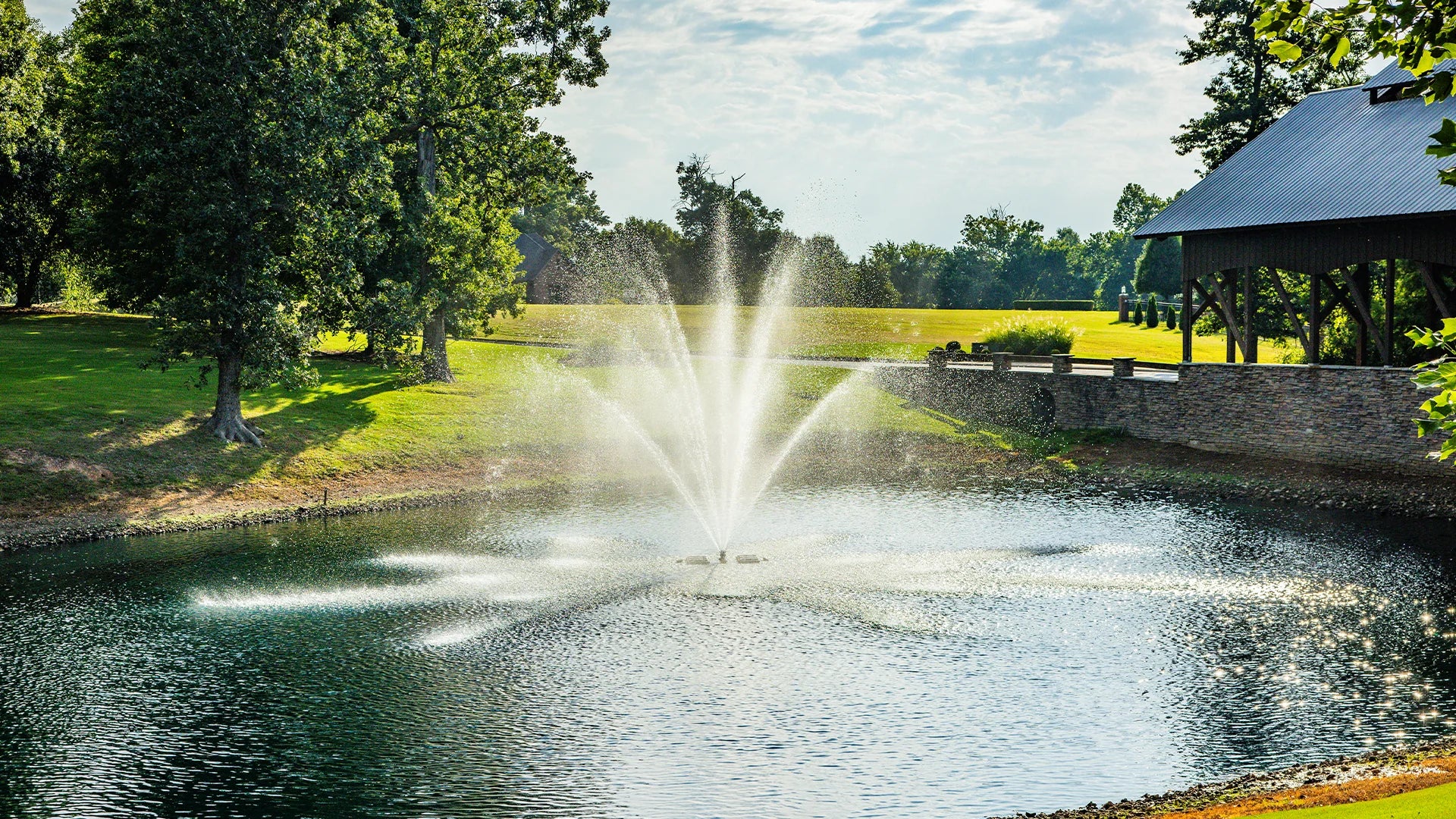 Outdoor Water Solutions OzarkJet 5HP-7.5HP Resort Quality Displays Floating Pond Fountain