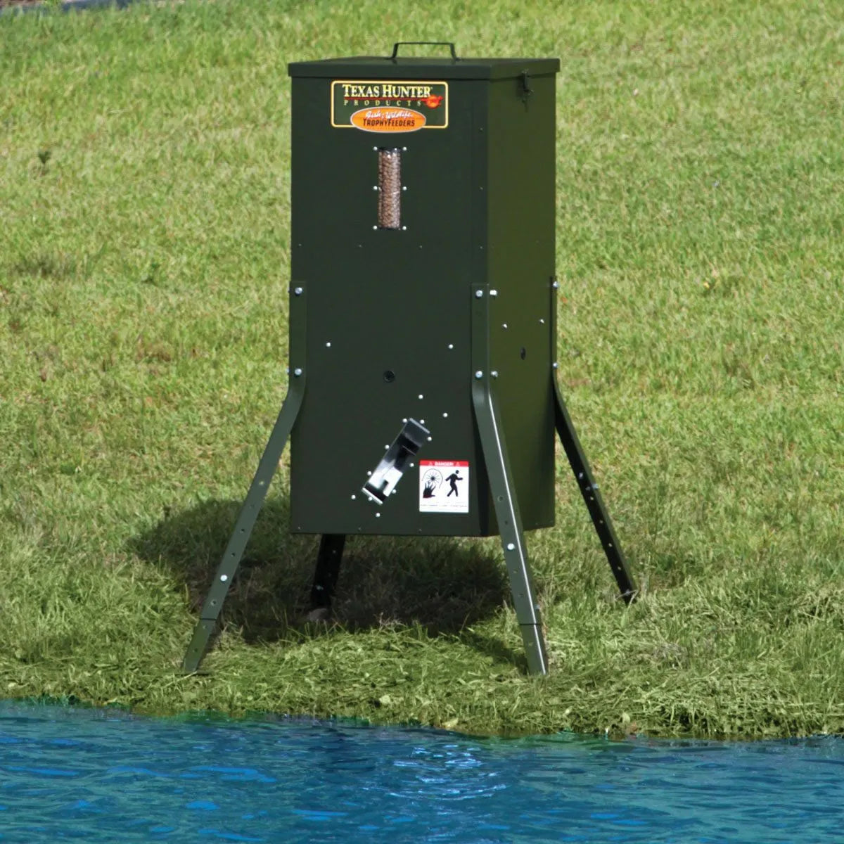 Outdoor Water Solutions Texas Hunter Solar Fish Feeder For Pond