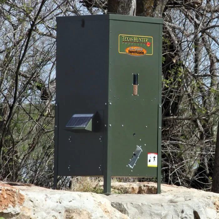 Outdoor Water Solutions Texas Hunter Solar Fish Feeder For Pond