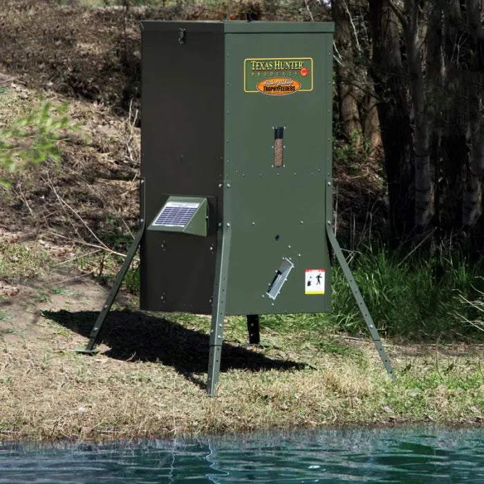 Outdoor Water Solutions Texas Hunter Solar Fish Feeder For Pond